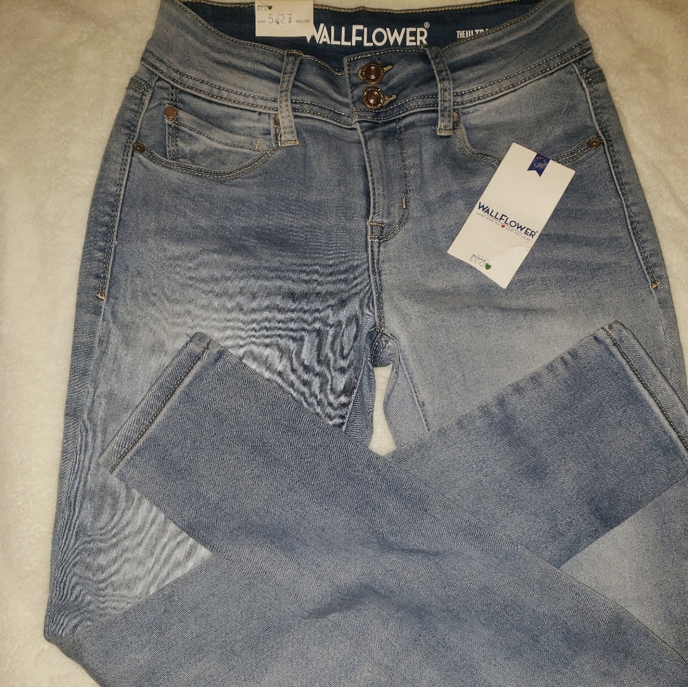 Wallflower jeans stretch
